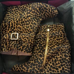 Vince Camuto Cheetah Pony hair bootie size 8